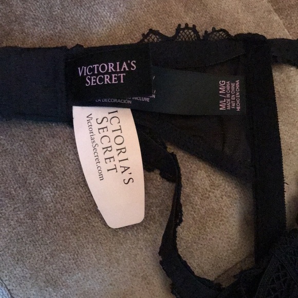Vintage Victoria Secret Garter Belt NWT Black Lace - Picture 2 of 10